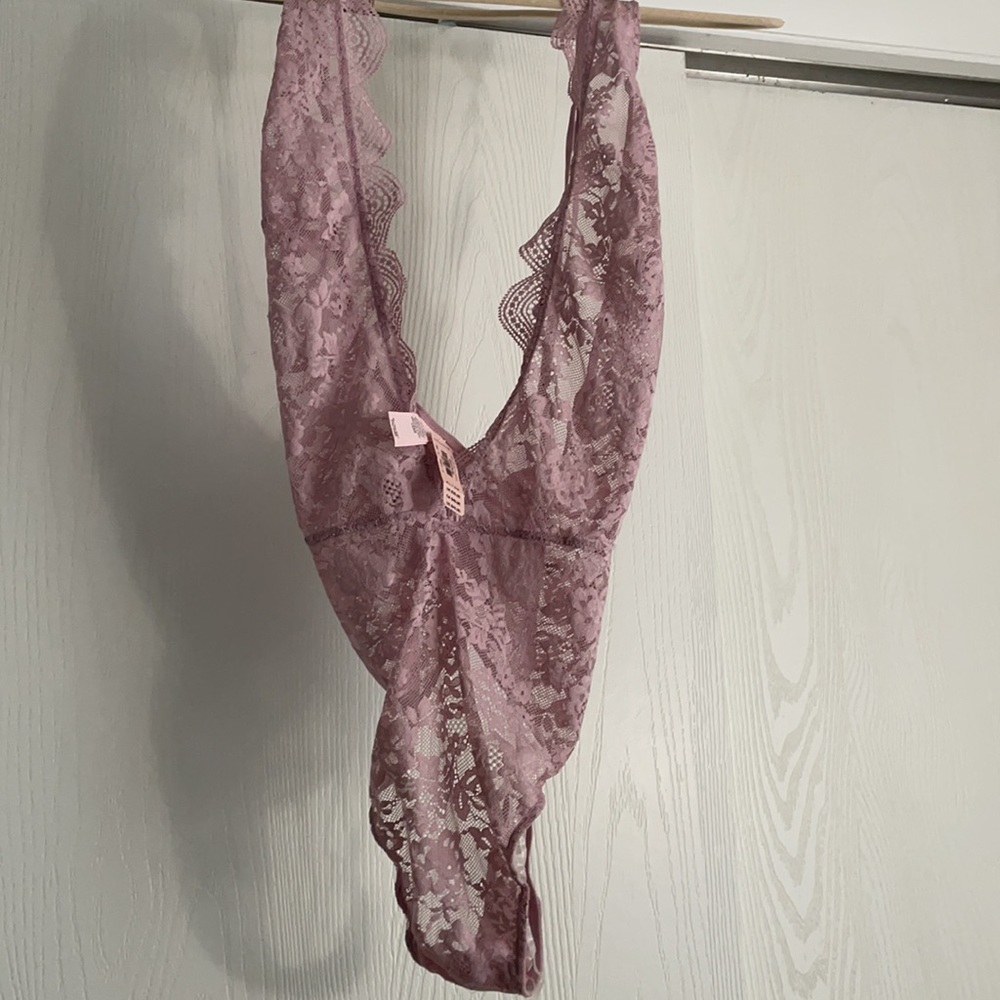 Lingerie - Picture 5 of 5